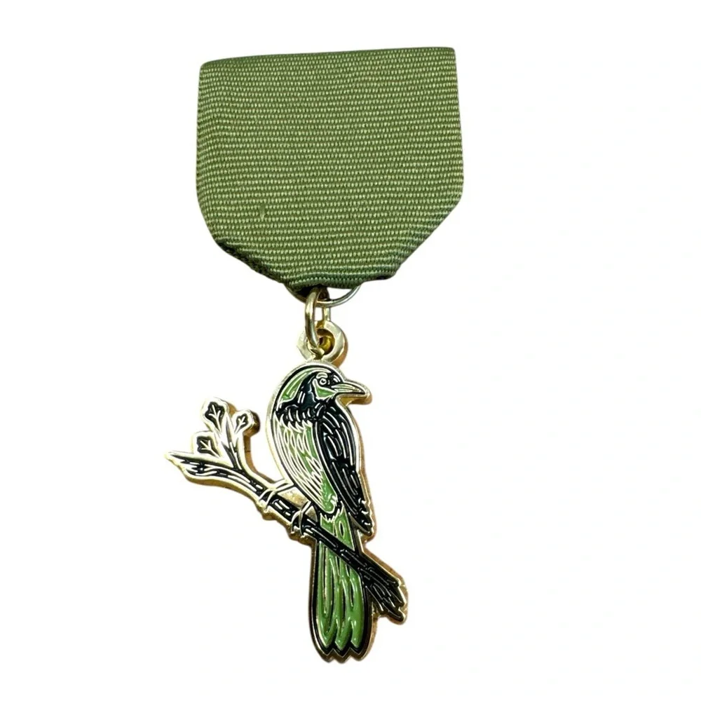 Green Enamel Carriqui Bird Pin Fiesta Medal Gold Tone Nature Jewelry Lapel Pin